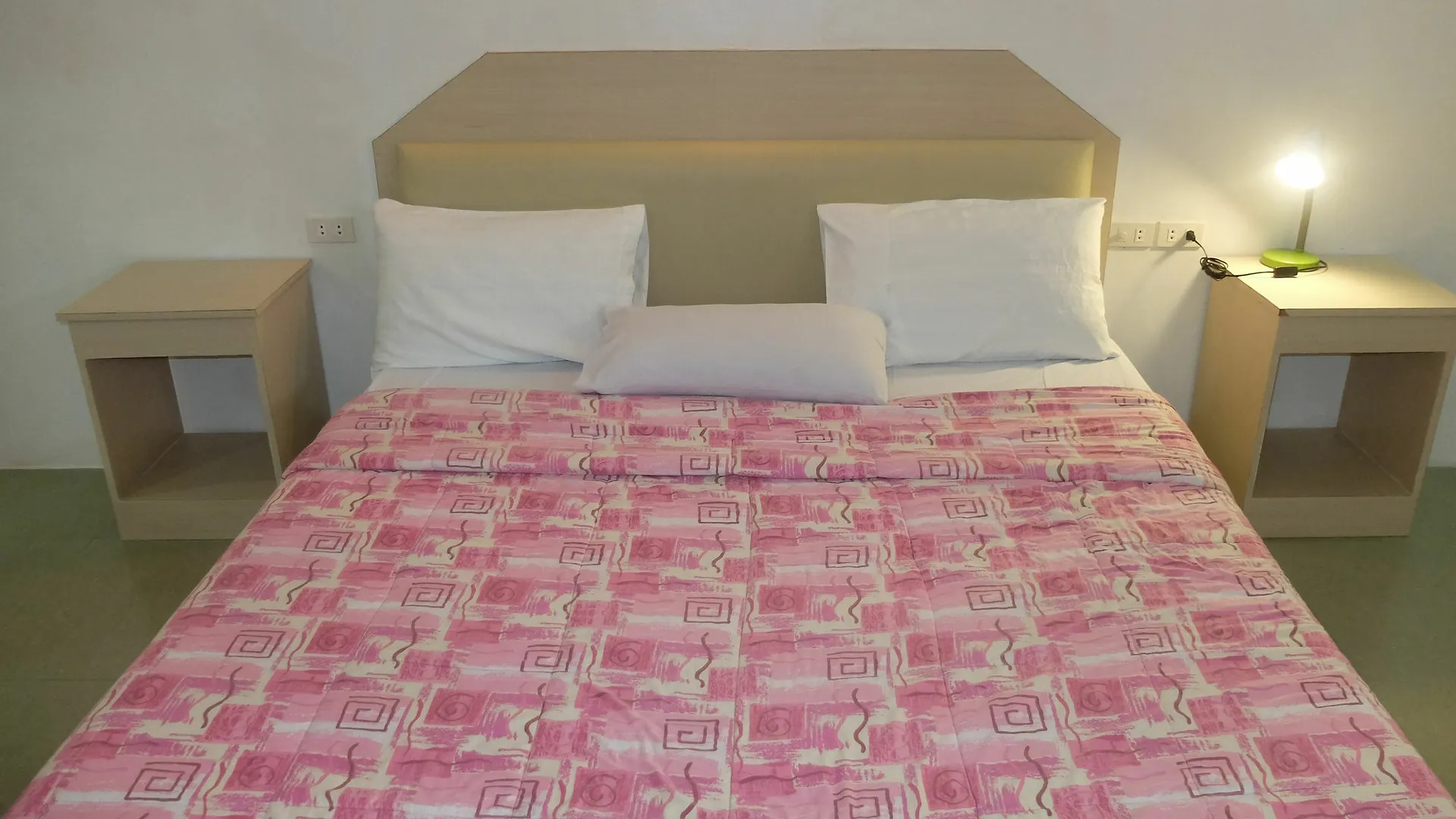 Donald Paul Apartelle Angeles 0*,  Filipinas