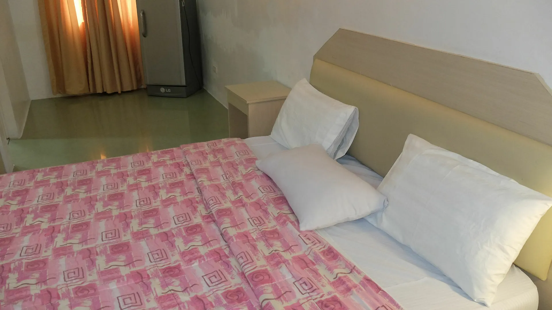Hotel Donald Paul Apartelle Angeles Filipinas